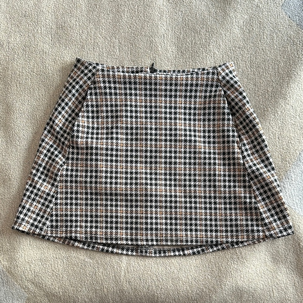 Classic Houndstooth Mini Skirt